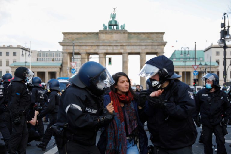 Germany: Protest erupts as parliament votes on COVID rules