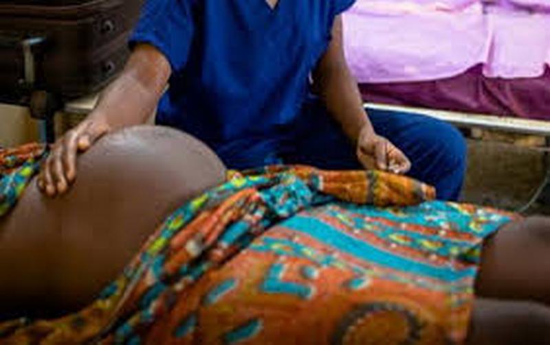 pregnant-woman-cuts-her-stomach-open-due-to-labour-pains-Copy